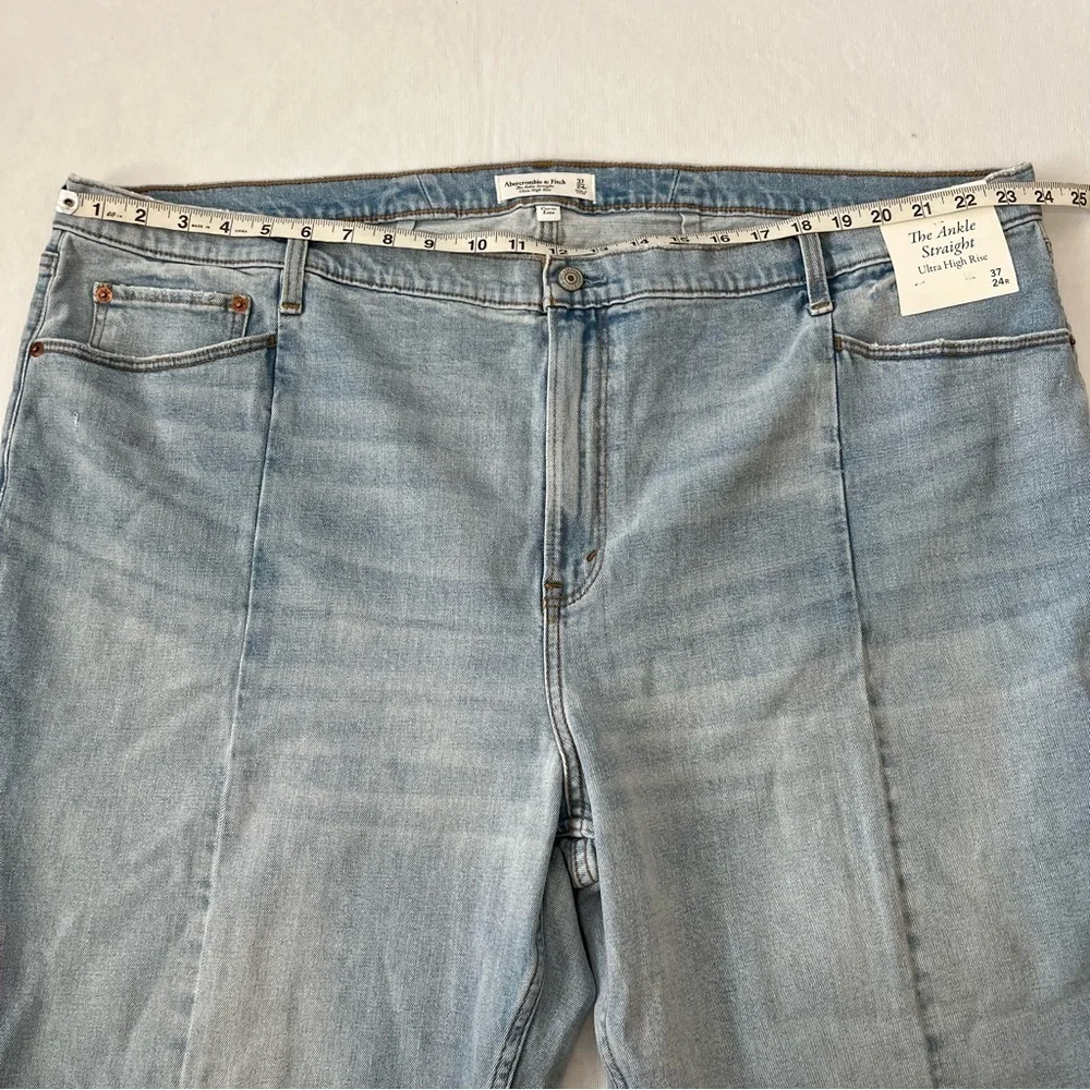 Abercrombie & Fitch Ankle Straight Ultra High Rise Jeans NWT